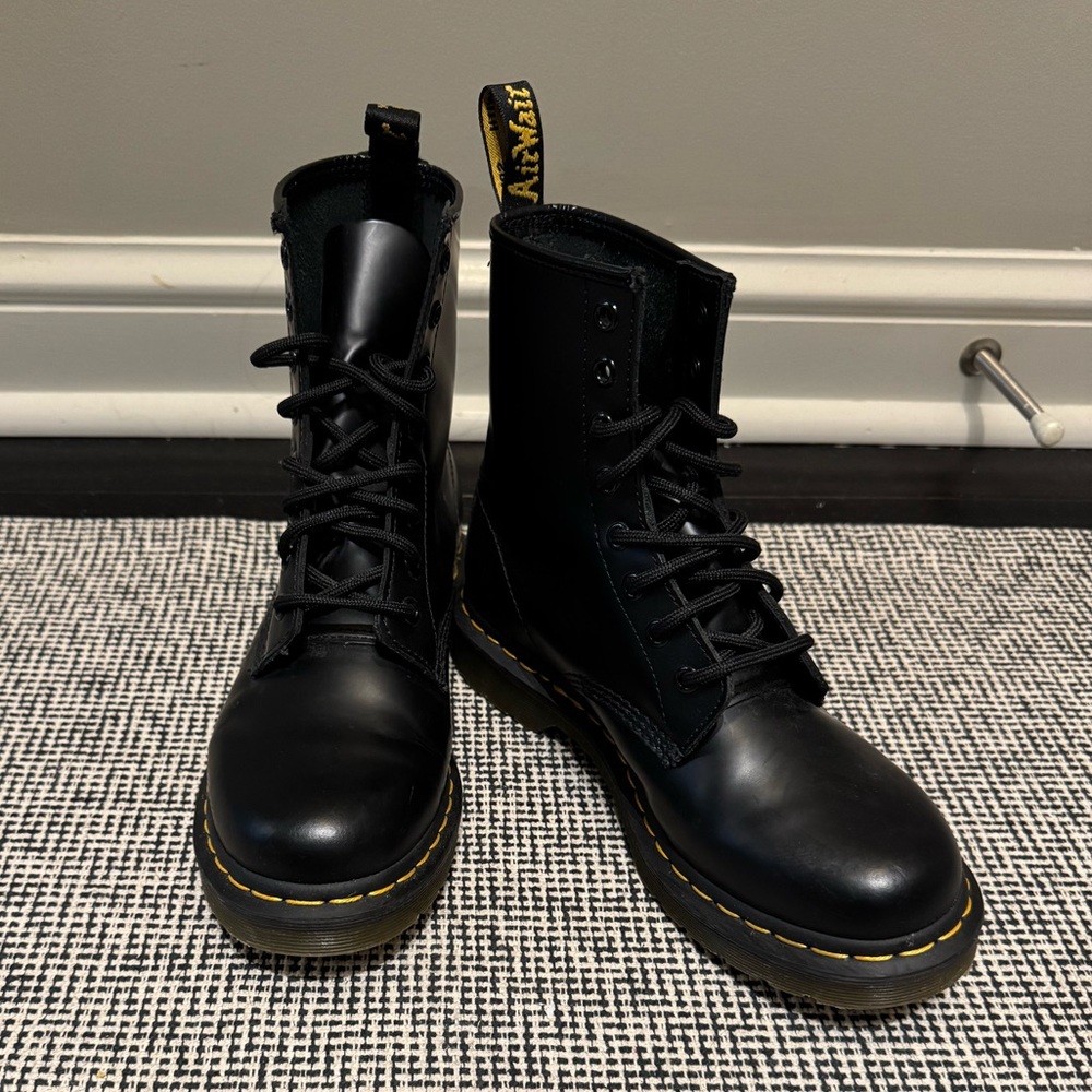 Dr. Martens 1460 Boot - Smooth Black Leather - Womens Size 8